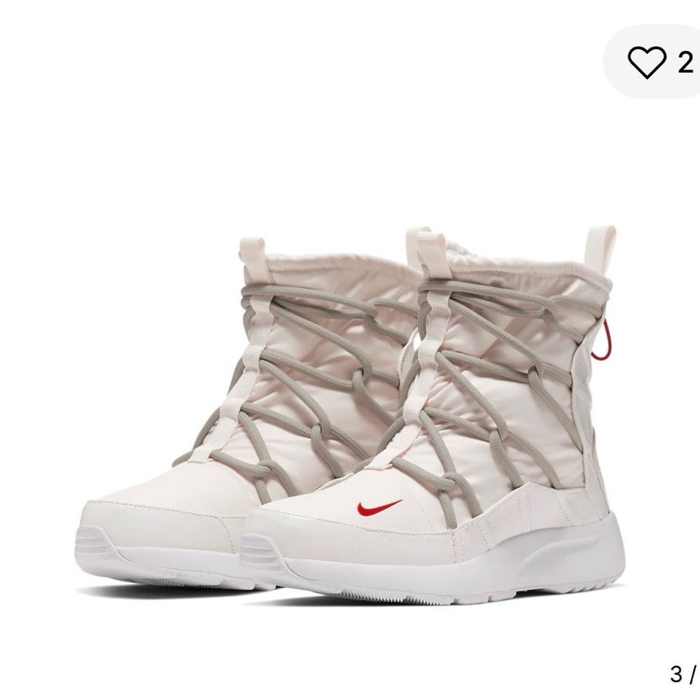 Nike Women's Cream and Red Winter Boots
